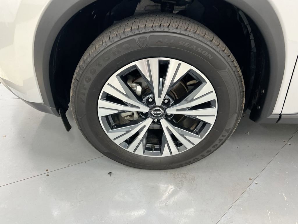 Used 2023 Nissan Rogue SV image 25