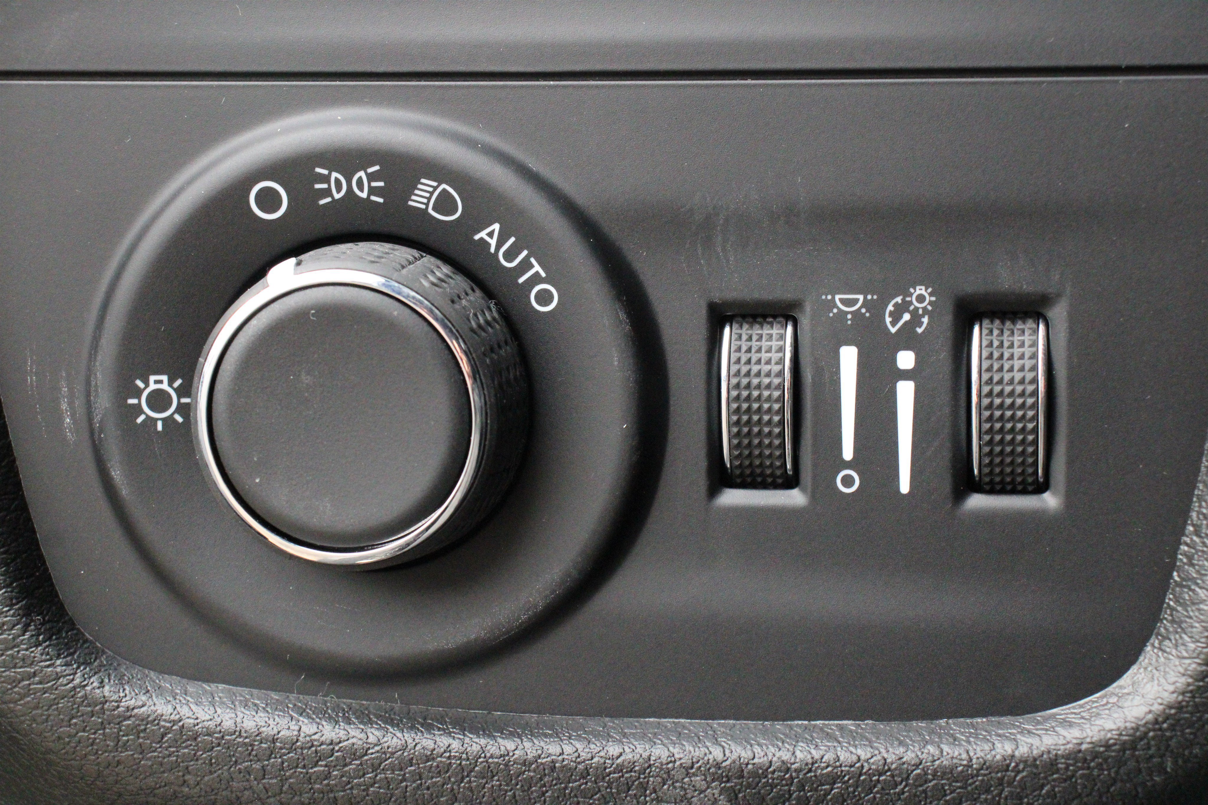 New 2026 Jeep Grand Cherokee Laredo image 9