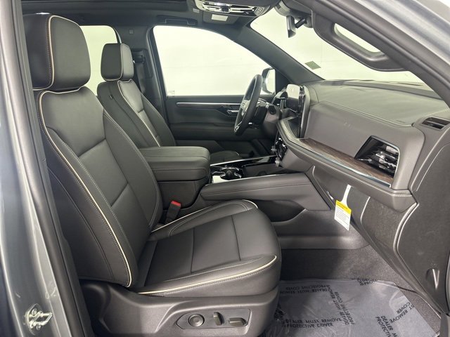 New 2026 Chevrolet Suburban Premier w/ Sun And Tow Package image 10