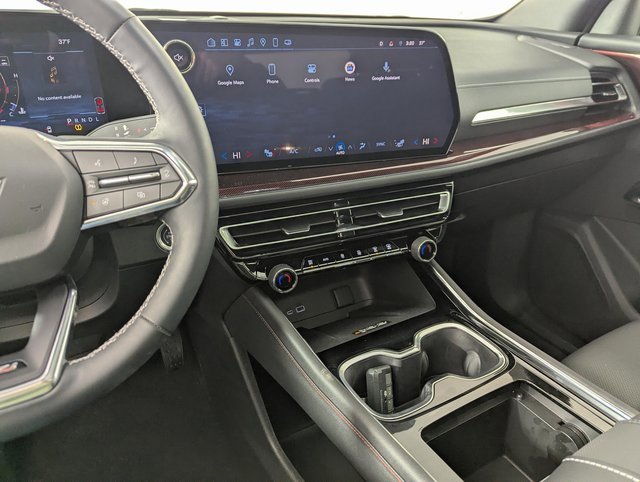 Used 2025 Chevrolet Traverse Z71 image 14