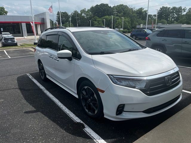 Used 2023 Honda Odyssey Elite image 3