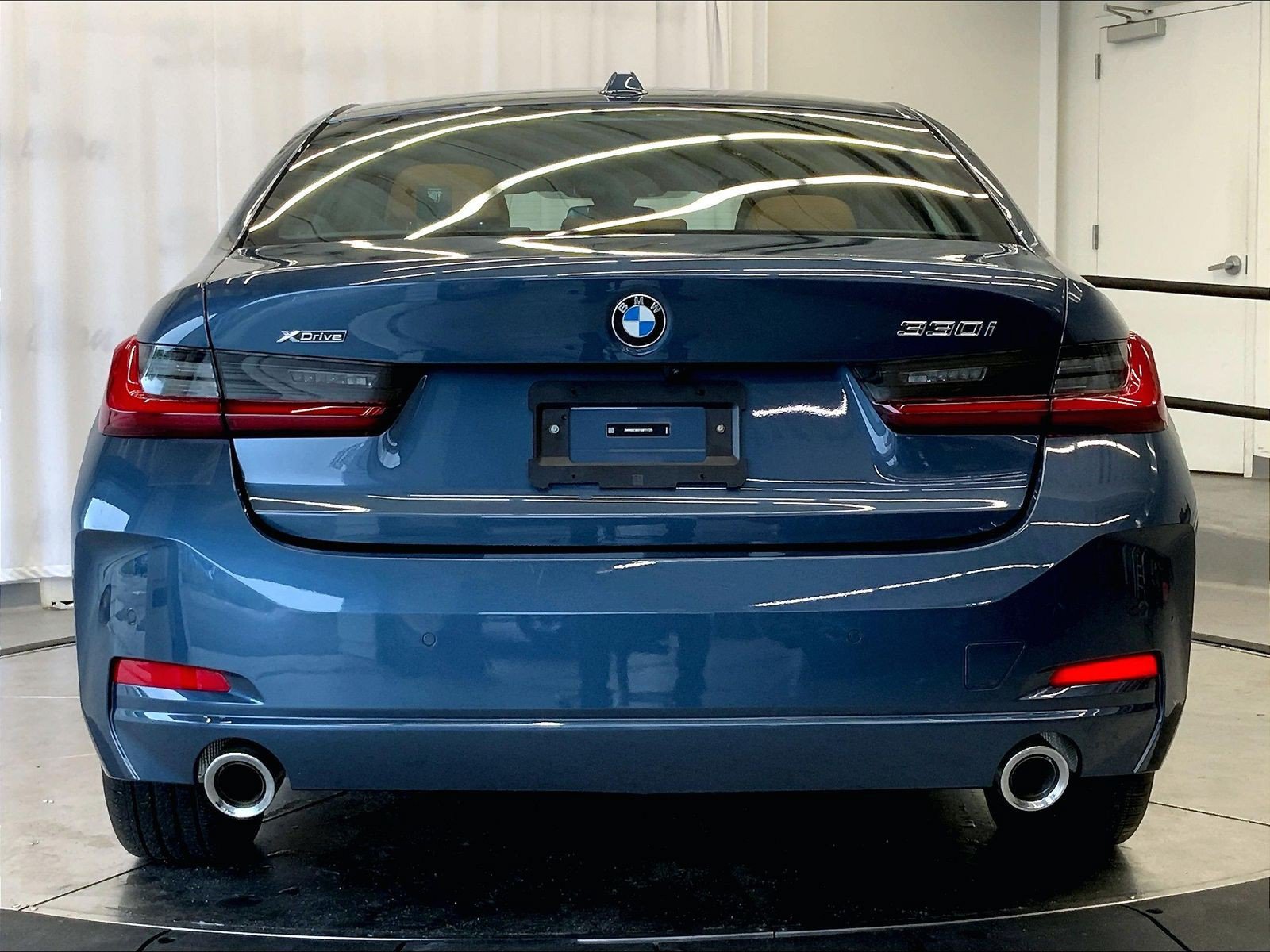 Used 2025 BMW 330i xDrive Sedan w/ M Sport Package AWD/4WD image 6