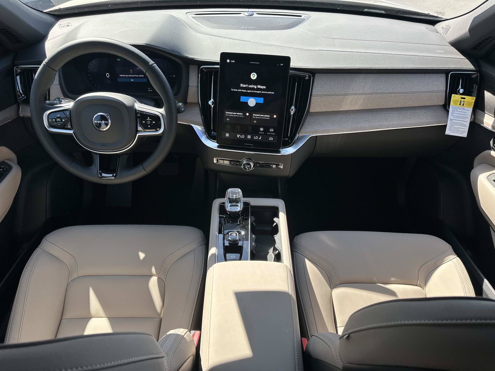 New 2026 Volvo XC90 T8 Plus w/ Protection Package Premier AWD/4WD image 7