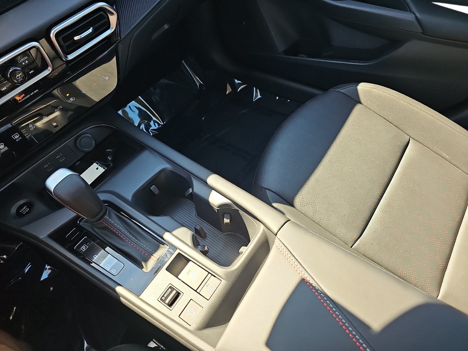 New 2027 Nissan Sentra SR w/ SR Premium Package FWD image 25