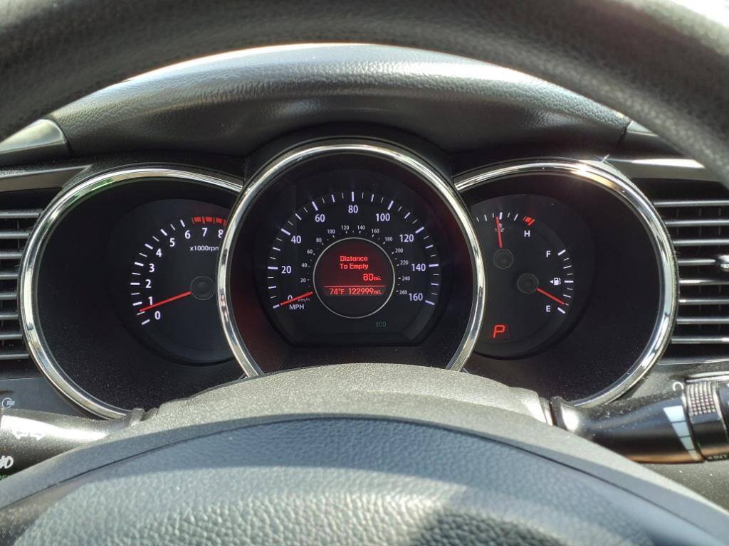 Used 2012 Kia Optima LX FWD image 25