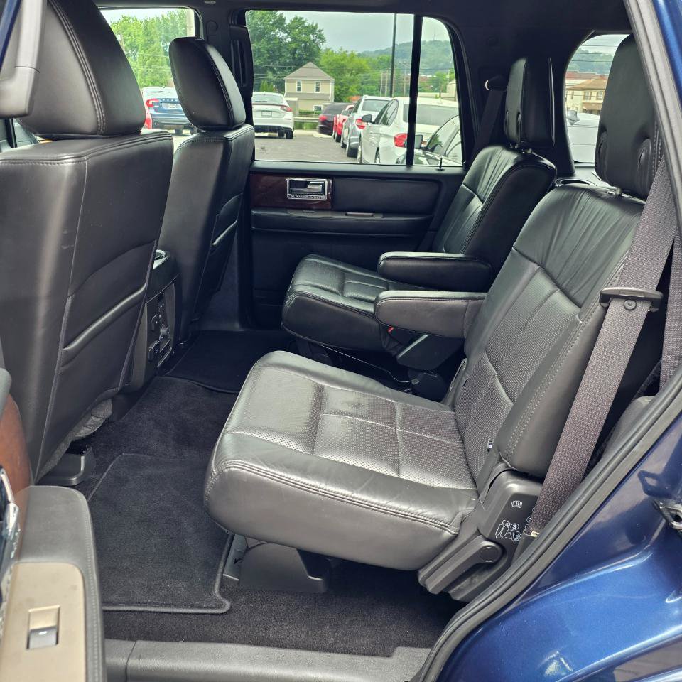 Used 2014 Lincoln Navigator 4WD image 27