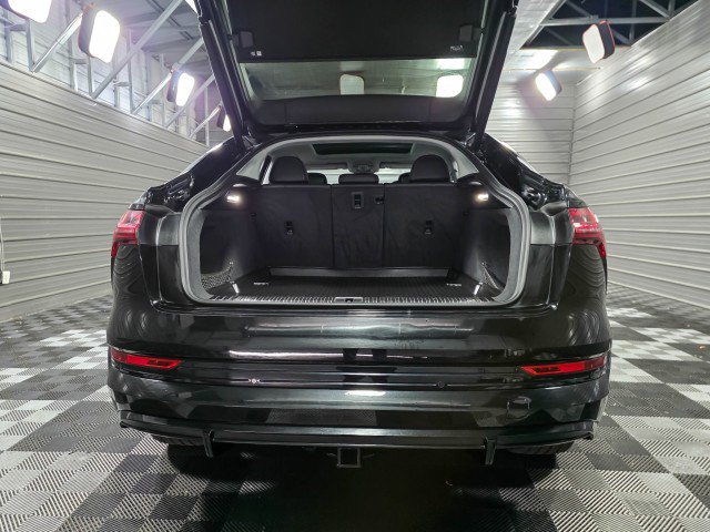 Used 2021 Audi e-tron Prestige w/ Prestige Package AWD/4WD image 40