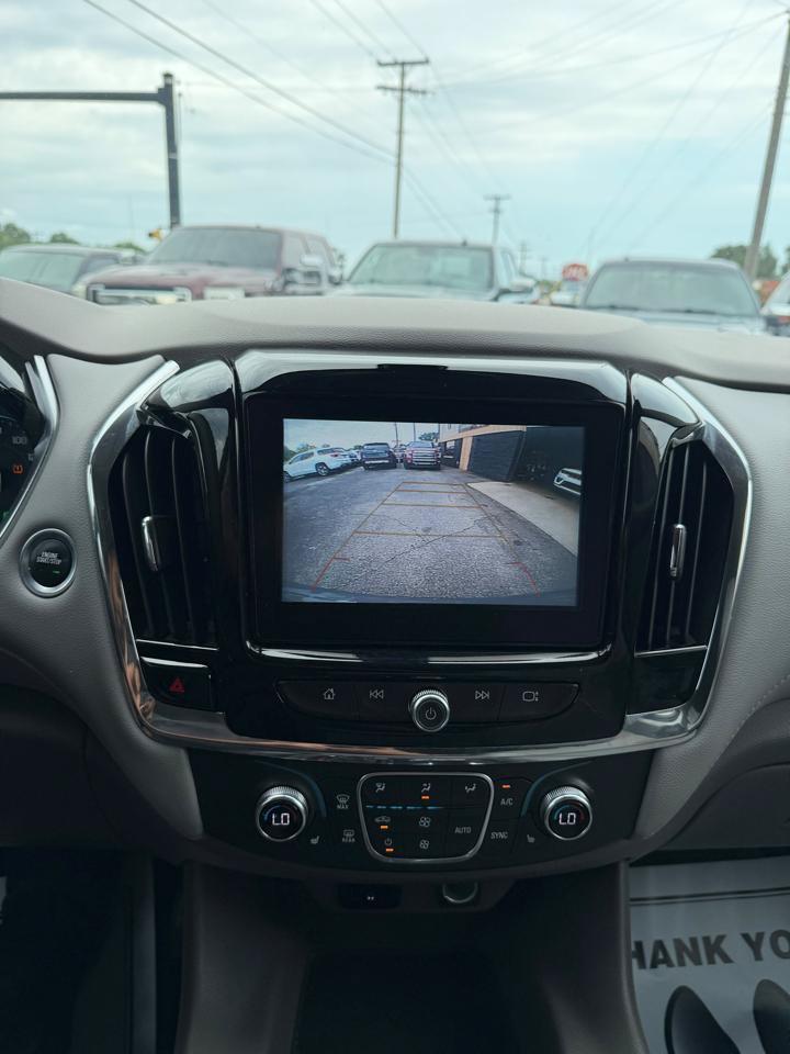 Used 2018 Chevrolet Traverse LT FWD image 14