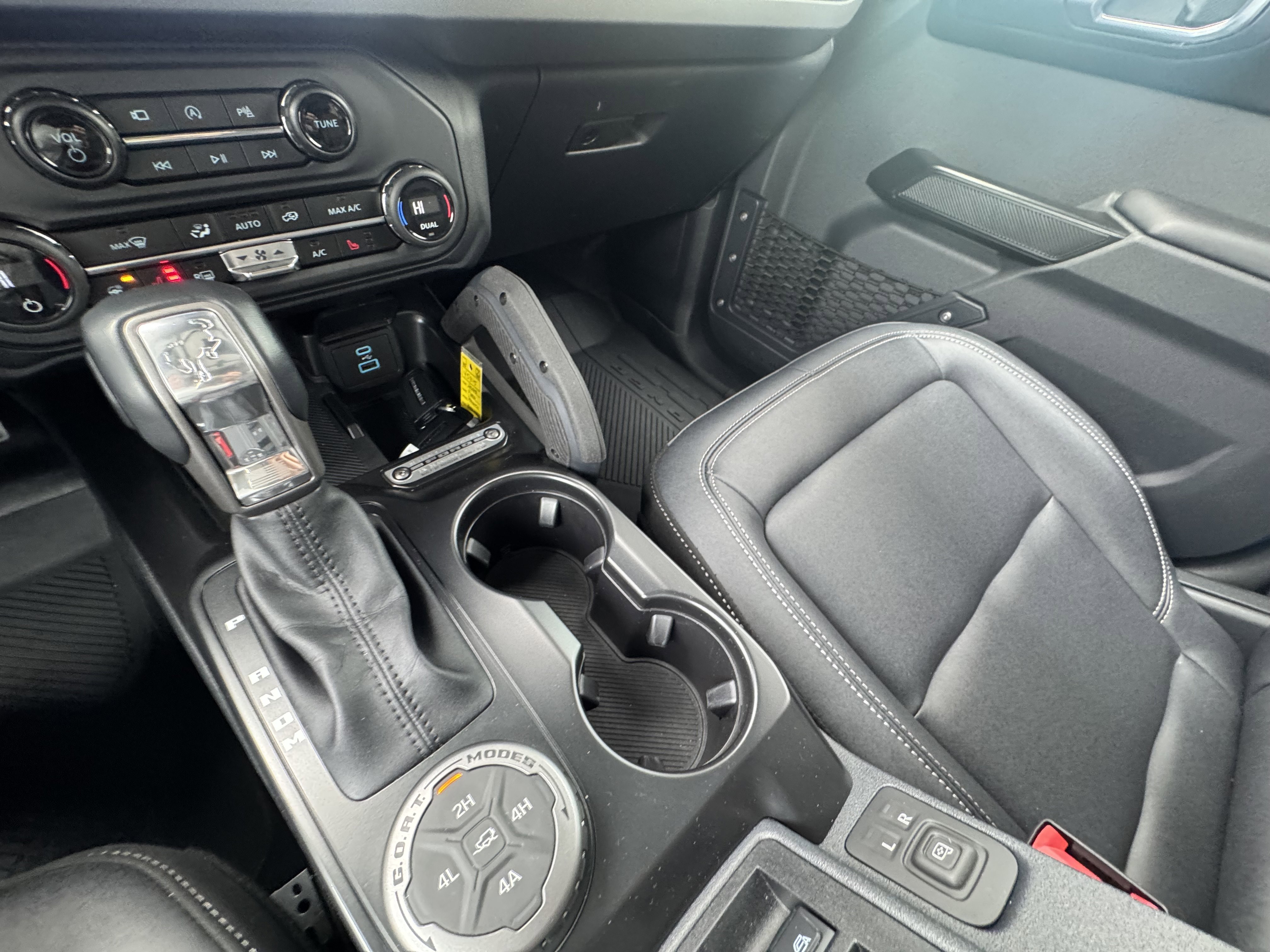 Used 2025 Ford Bronco Badlands image 19