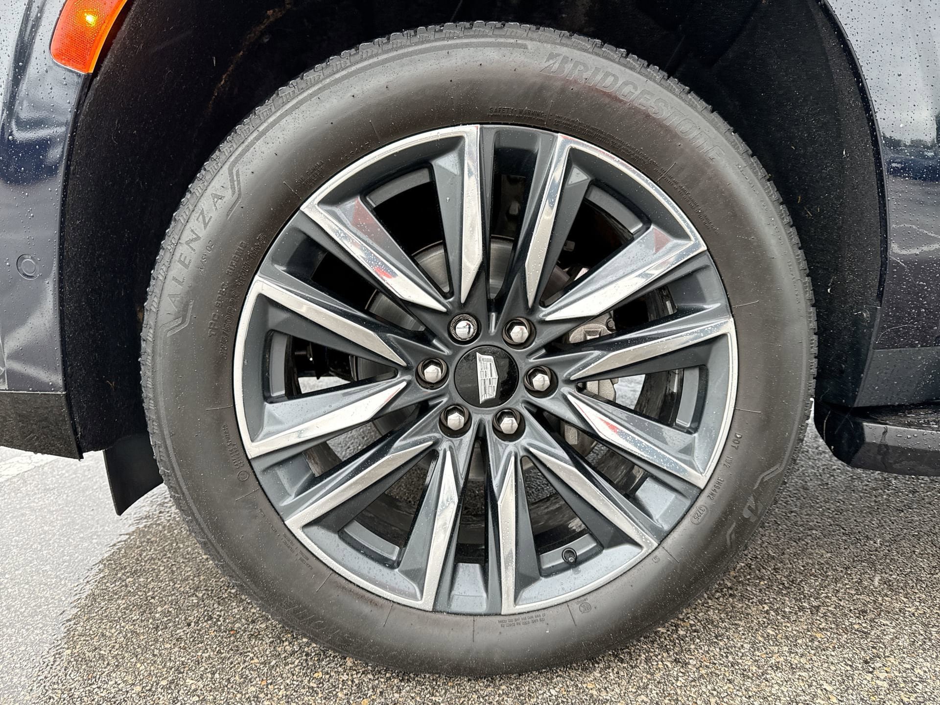 Used 2023 Cadillac Escalade Sport w/ LPO, Floor Liner Package AWD/4WD image 19