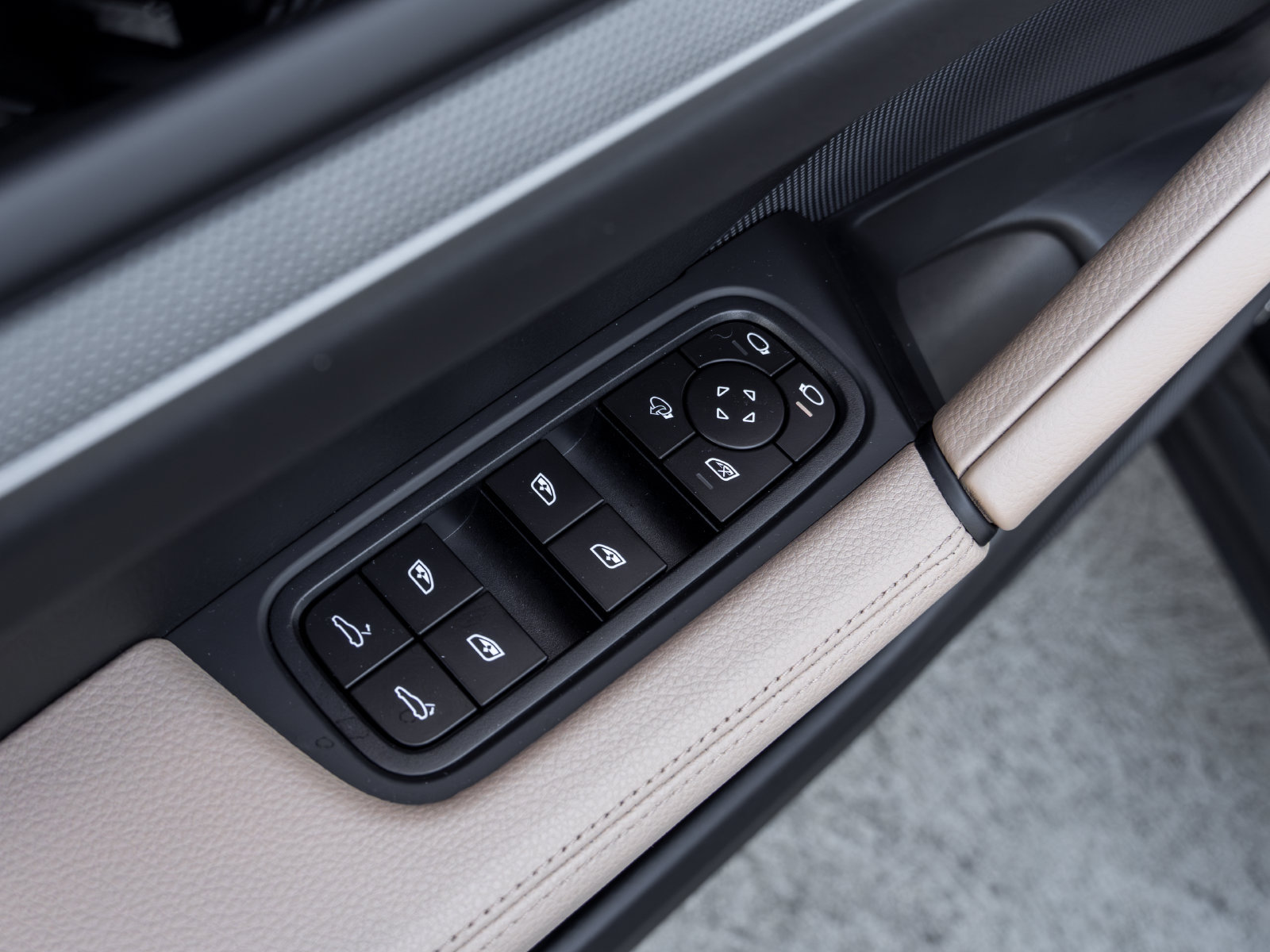 Certified 2026 Porsche Cayenne Coupe AWD/4WD image 23