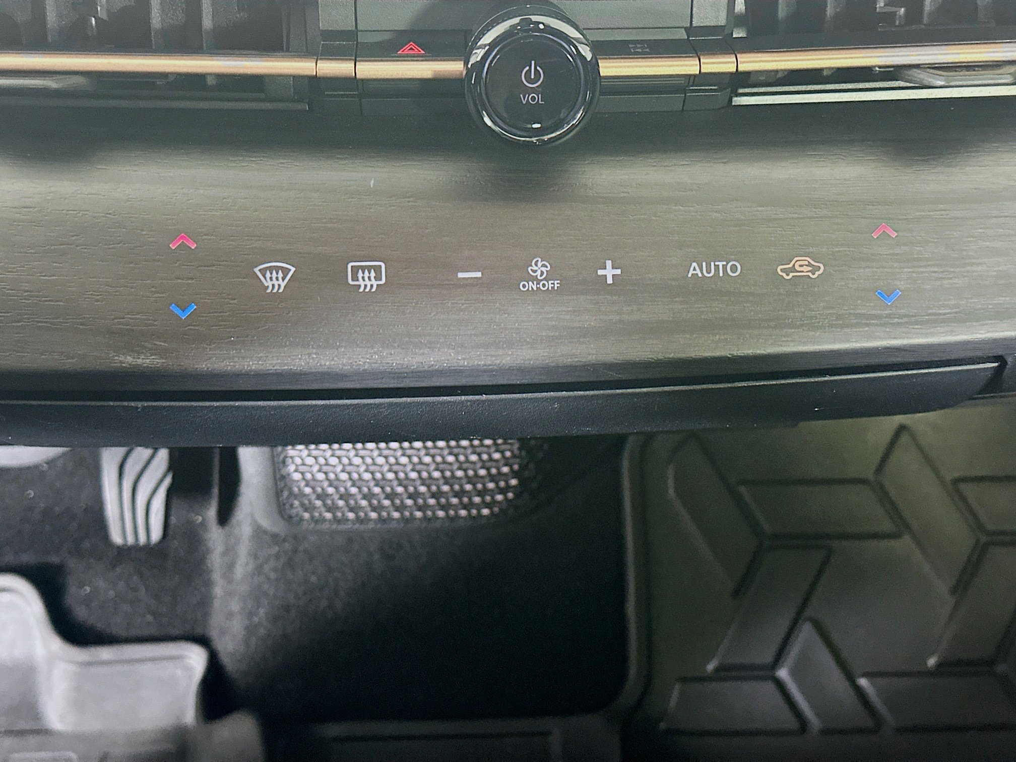 Used 2024 Nissan Ariya FWD image 24