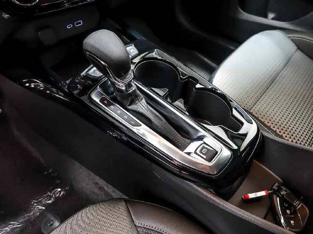 New 2026 Chevrolet Trax LT w/ LT Convenience Package FWD image 18