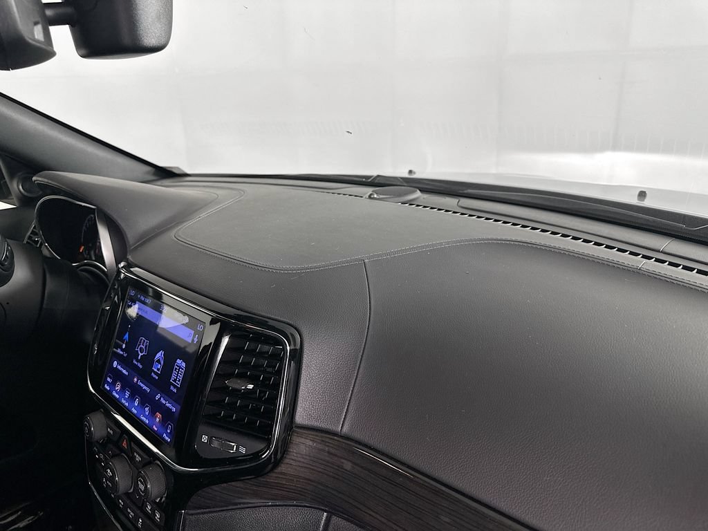 Certified 2019 Jeep Grand Cherokee Overland AWD/4WD image 37