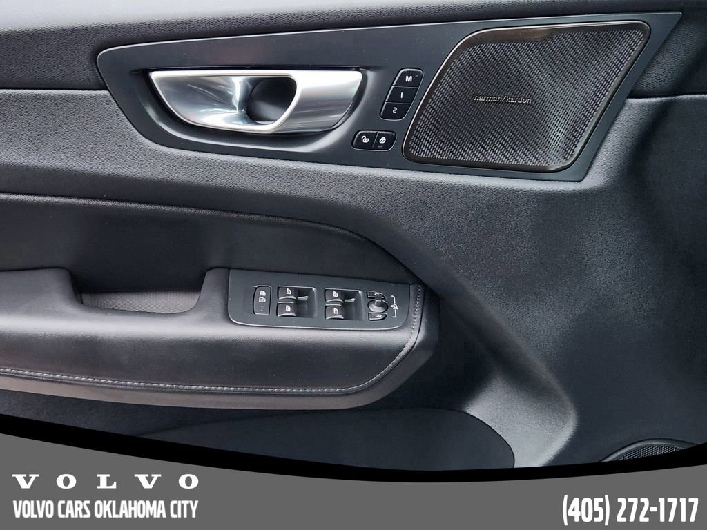 Certified 2025 Volvo XC60 T8 Plus w/ Protection Package Premier image 22