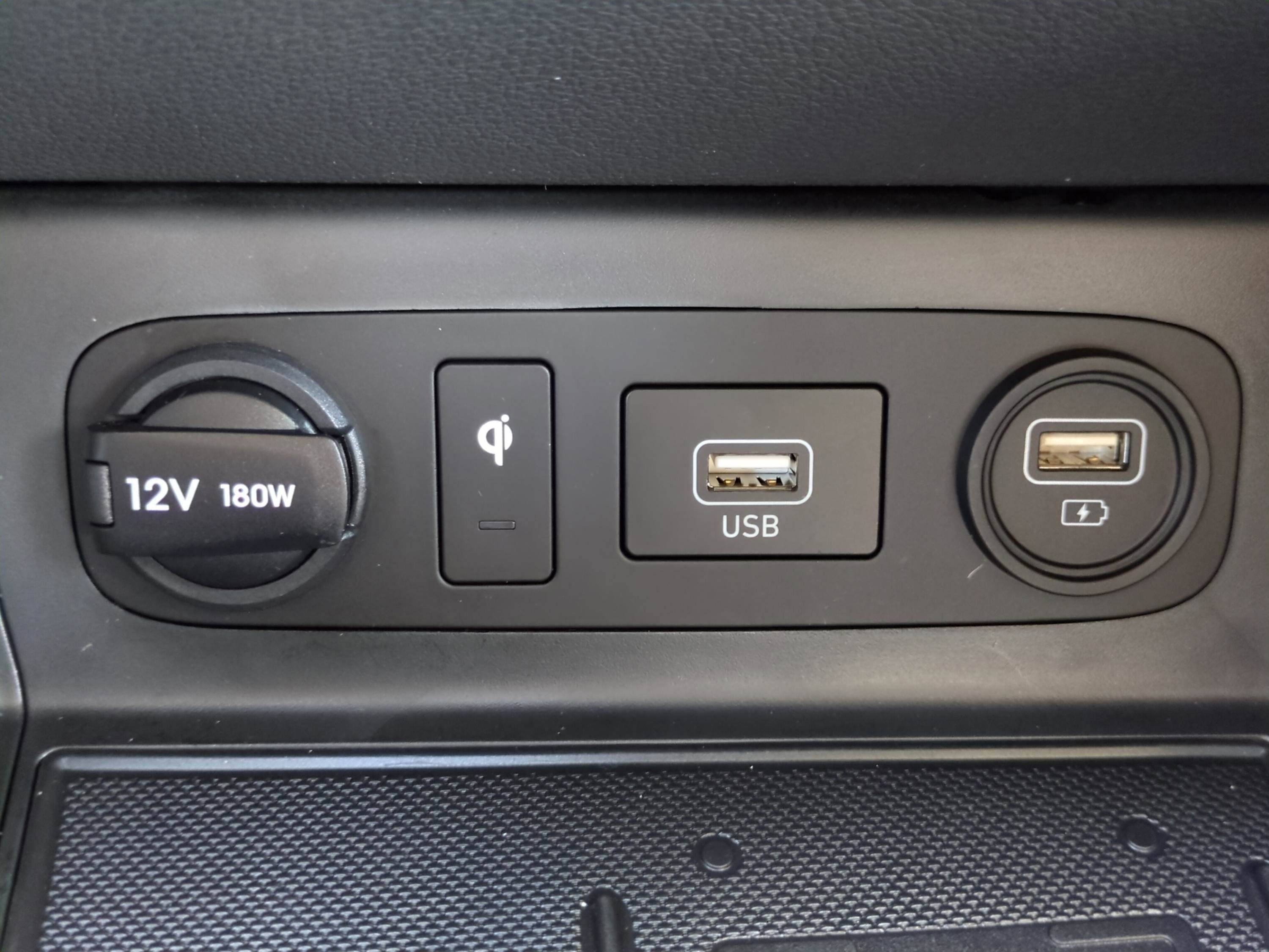 Used 2022 Hyundai Sonata Limited w/ Preferred Accessory Package FWD image 18