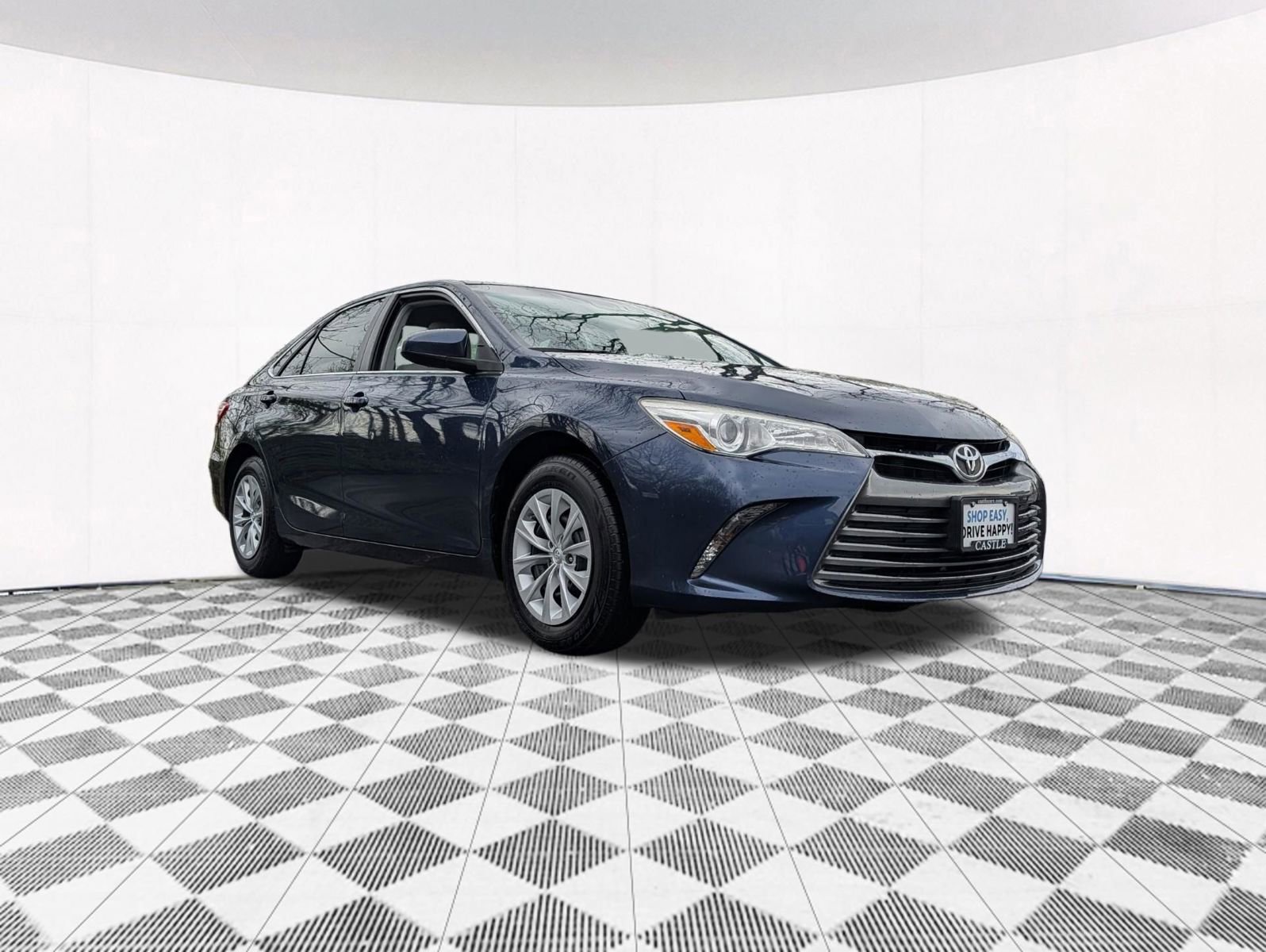Used 2017 Toyota Camry LE image 12