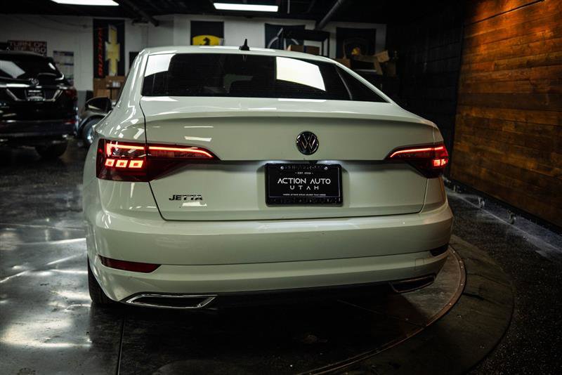 Used 2021 Volkswagen Jetta R-Line w/ R-Line Cold Weather Package FWD image 6