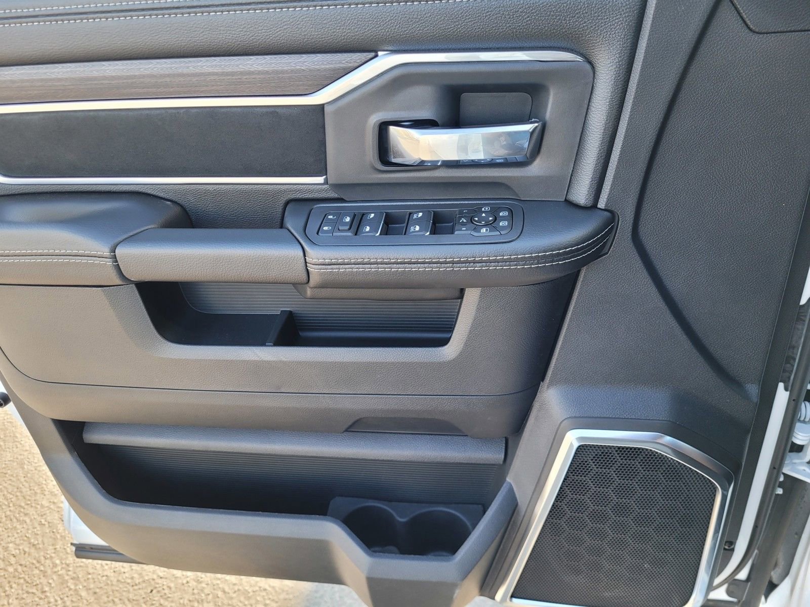 New 2025 RAM 2500 Laramie image 12