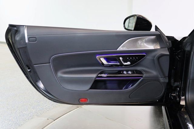 Used 2022 Mercedes-Benz SL 55 AMG 4MATIC w/ Driver Assistance Package image 18