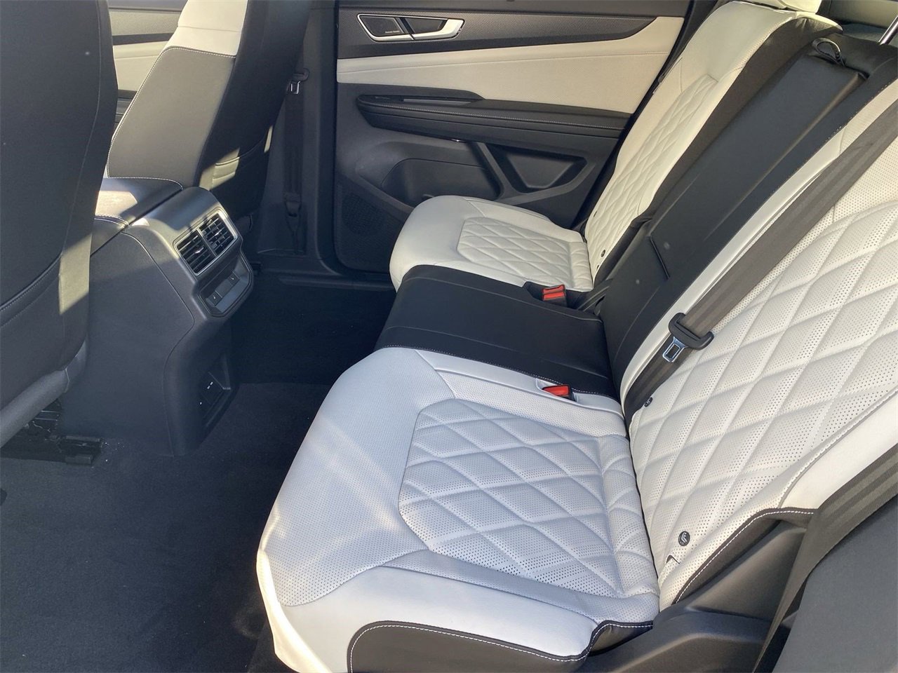 New 2026 Volkswagen Atlas Cross Sport SEL Premium R-Line image 13