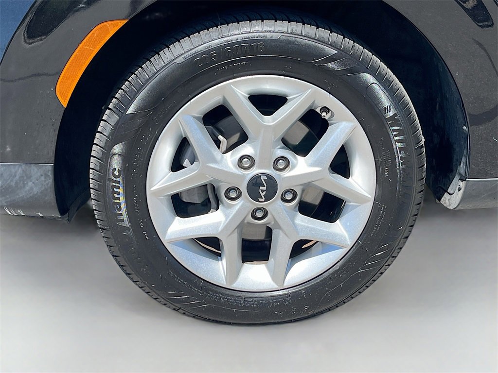 Used 2023 Kia Soul LX w/ LX Technology Package image 28