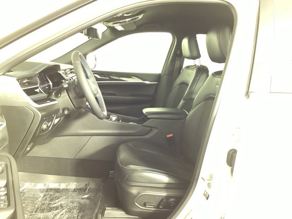 Used 2024 Jeep Grand Cherokee Trailhawk w/ Advanced Protech Group II image 18