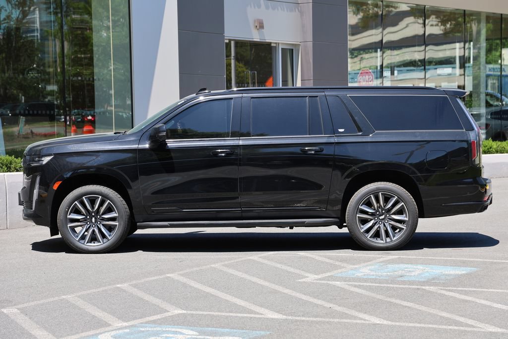 Used 2022 Cadillac Escalade ESV Sport w/ Touring Package AWD/4WD image 2