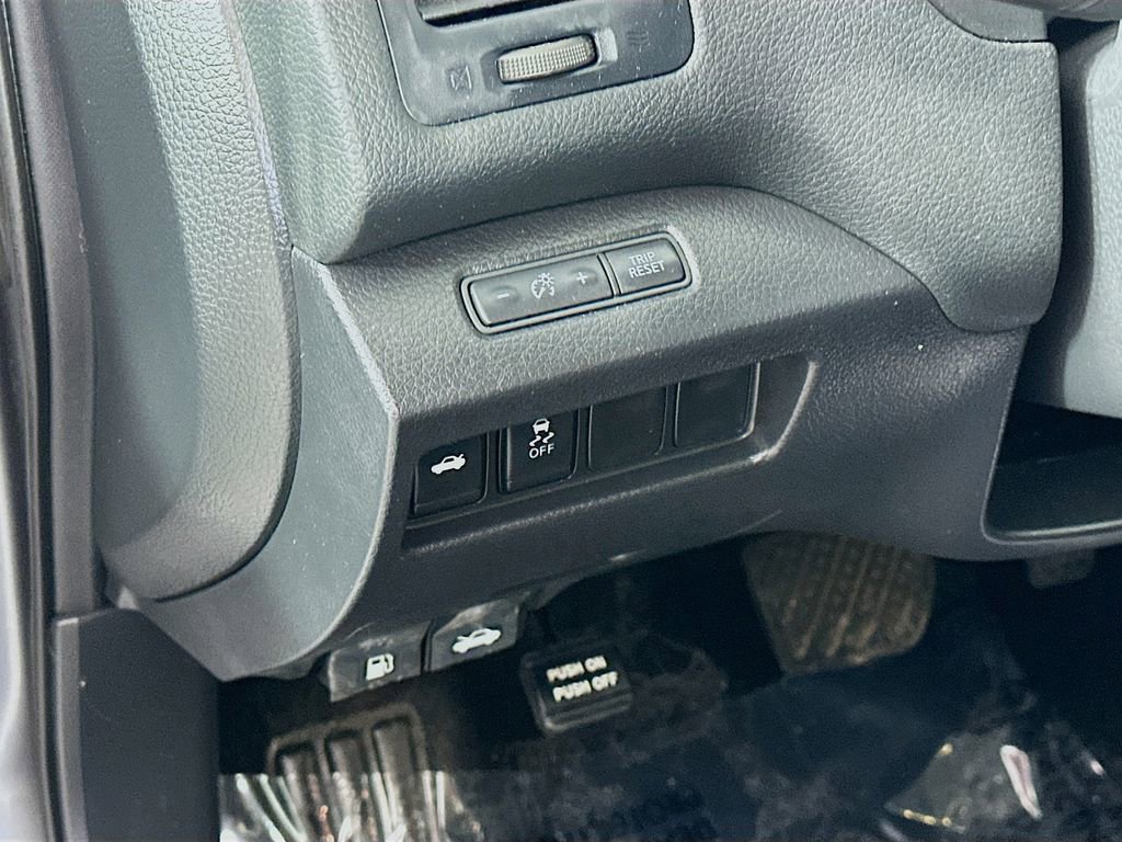 Used 2017 Nissan Altima 2.5 SV image 16