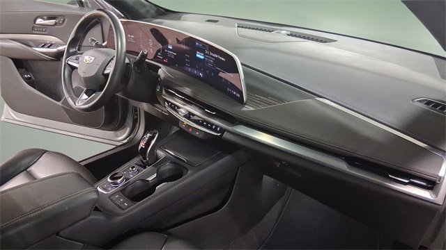 Used 2025 Cadillac XT4 Premium Luxury image 19
