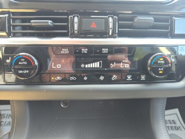 Used 2025 Nissan Pathfinder SV w/ Black Appearance Package AWD/4WD image 19