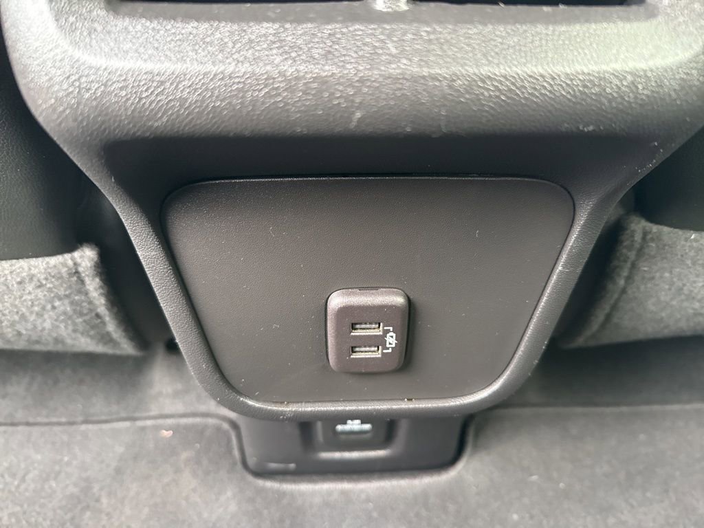 Used 2022 Chevrolet Equinox RS w/ RS Leather Package image 21