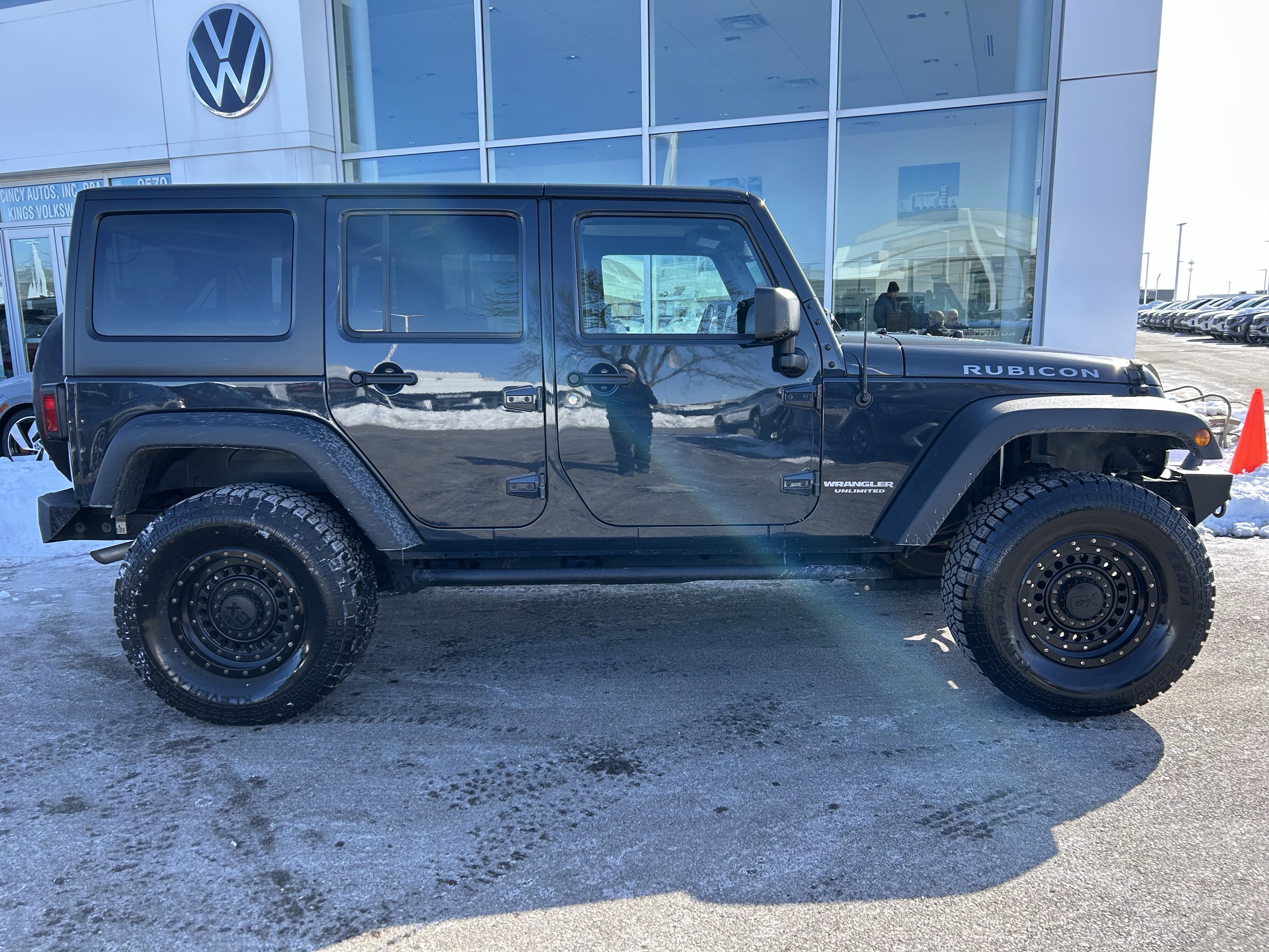 Used 2017 Jeep Wrangler Unlimited Rubicon image 8