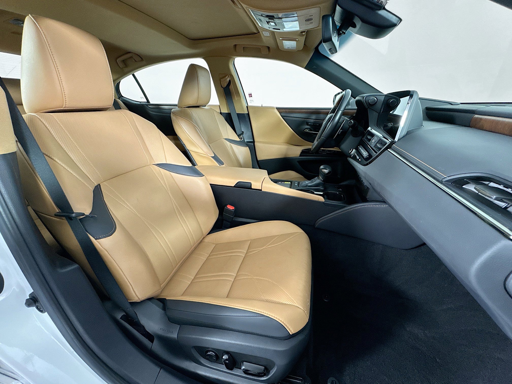 Used 2024 Lexus ES 300h ES 300h Luxury image 28