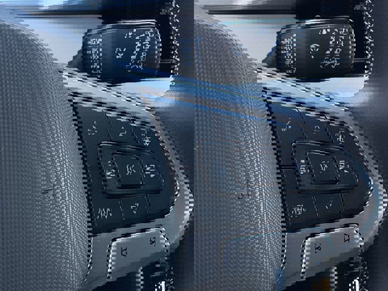 Used 2025 Volkswagen Taos SE image 25