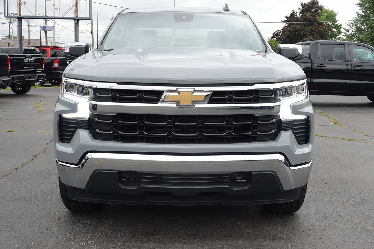 Used 2024 Chevrolet Silverado 1500 LT AWD/4WD image 5