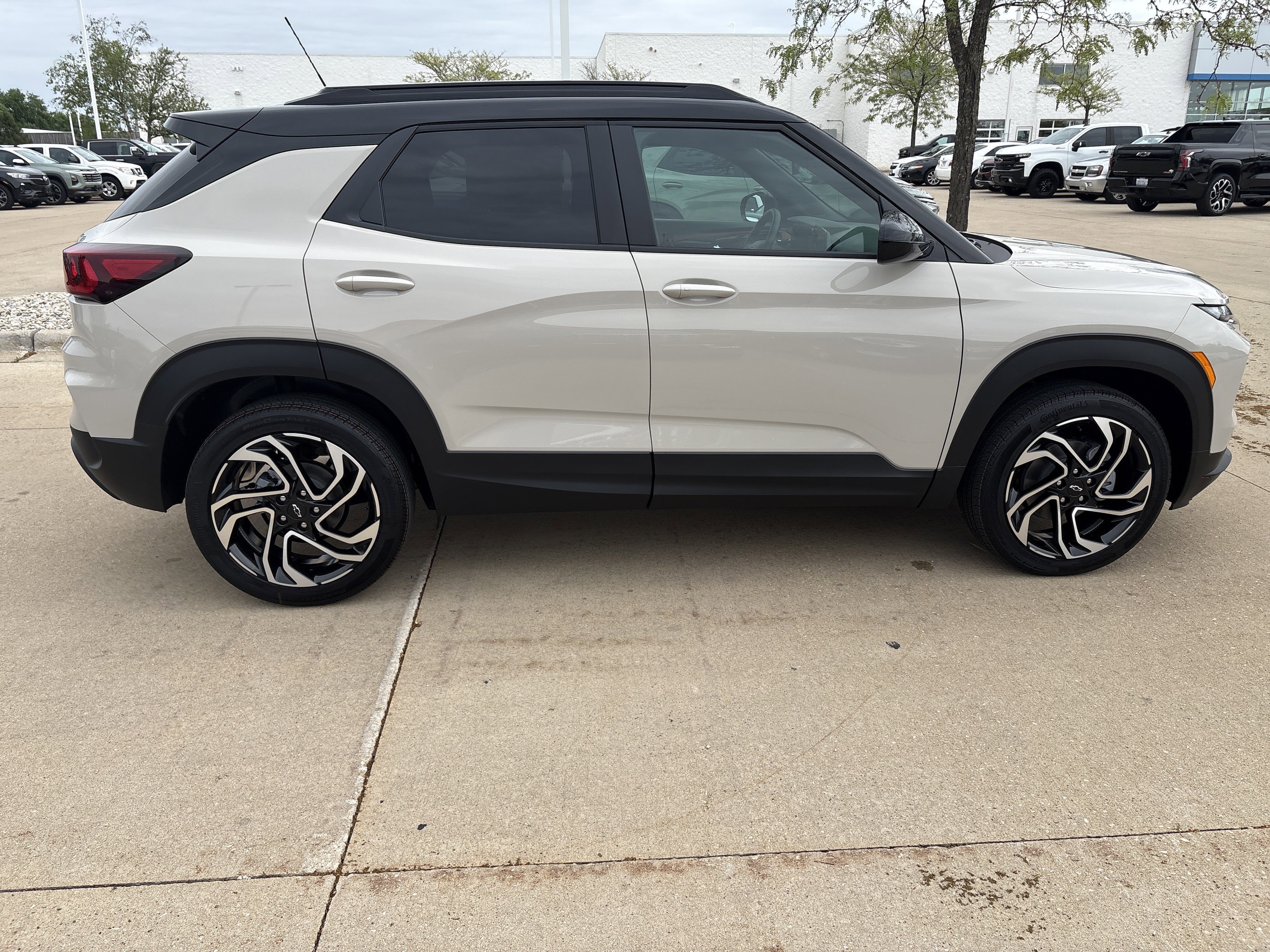 New 2026 Chevrolet TrailBlazer RS w/ Convenience Package AWD/4WD image 8