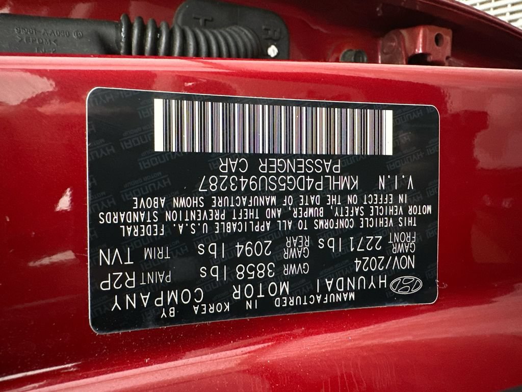 Used 2025 Hyundai Elantra Limited FWD image 33