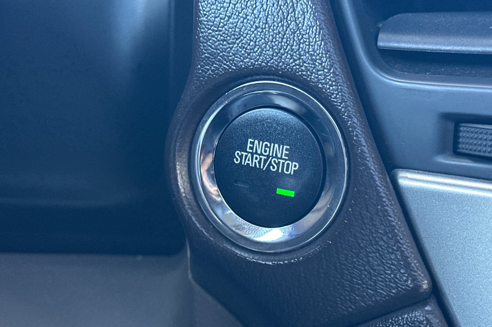 Used 2018 Chevrolet Suburban Premier AWD/4WD image 23