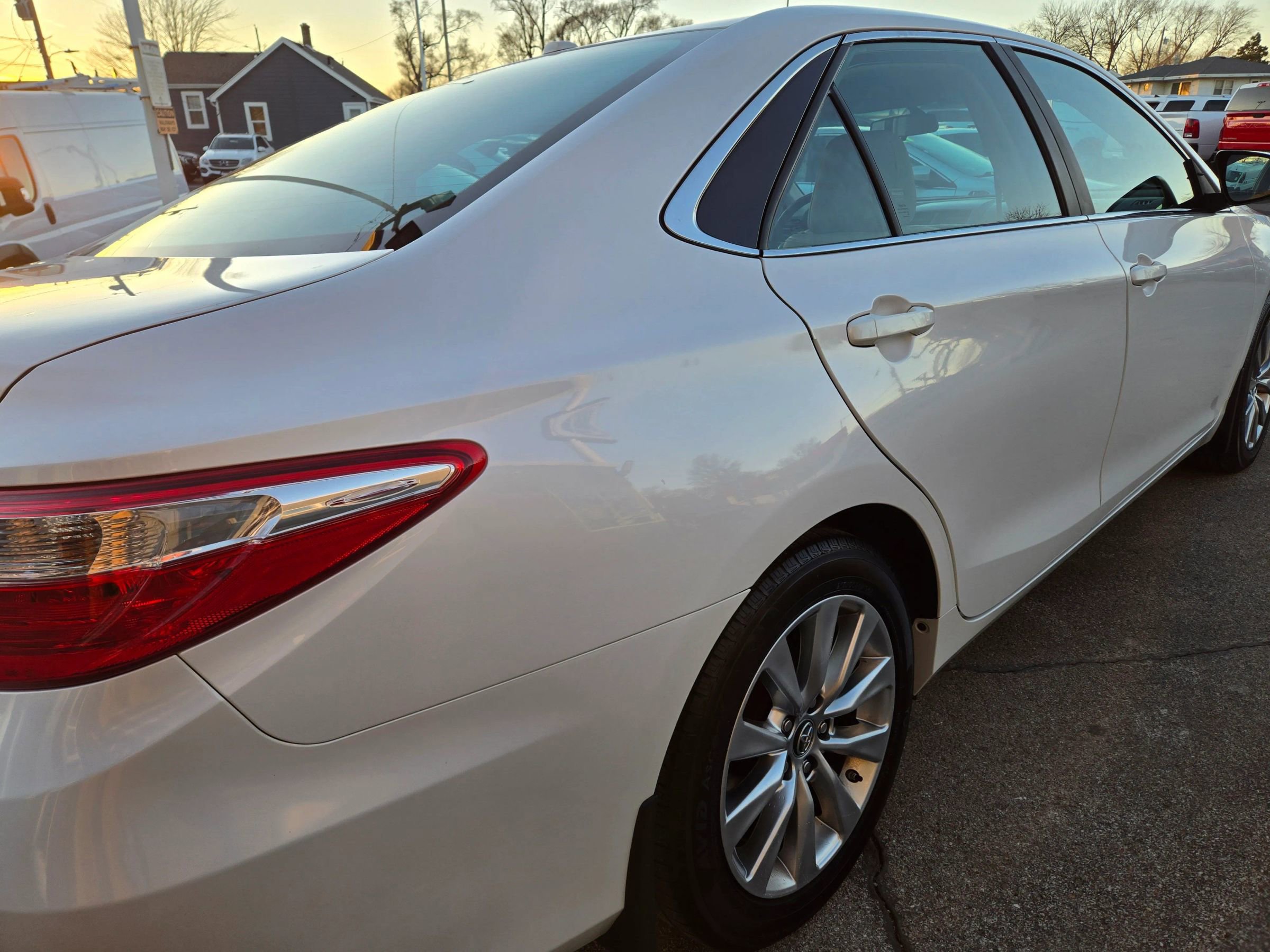 Used 2017 Toyota Camry XLE image 27