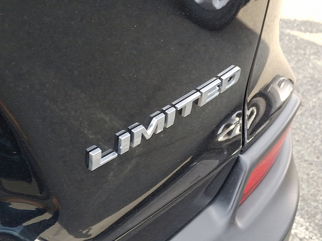 Used 2020 Jeep Cherokee Limited image 16