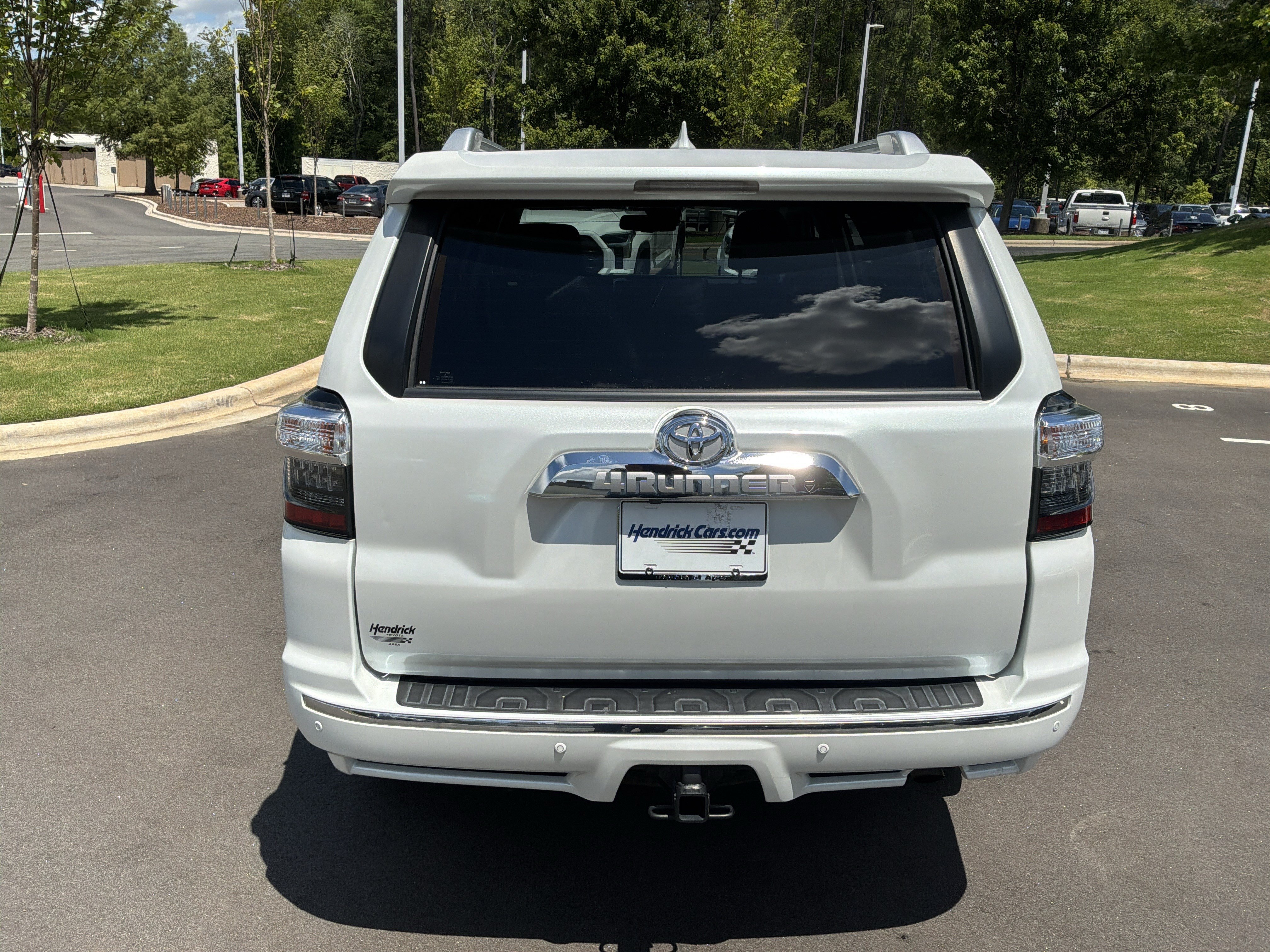 Used 2024 Toyota 4Runner Limited AWD/4WD image 9