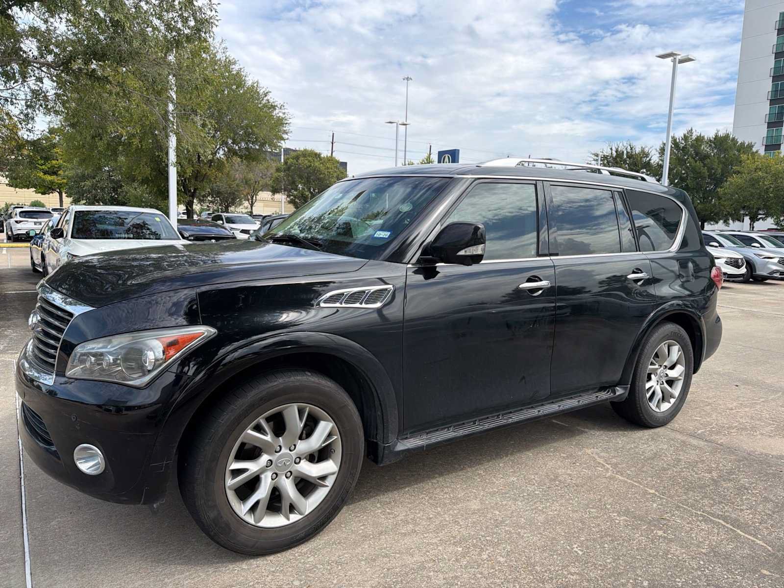 Used 2013 INFINITI QX56 2WD w/ Theater Pkg image 1