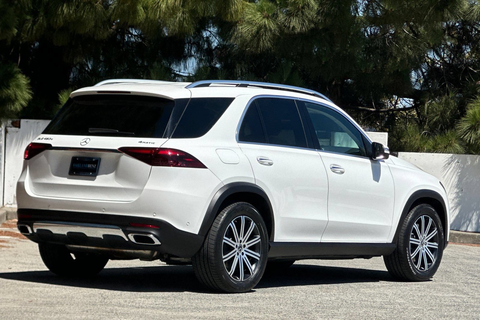 Certified 2025 Mercedes-Benz GLE 450e 4MATIC w/ Winter Package image 5