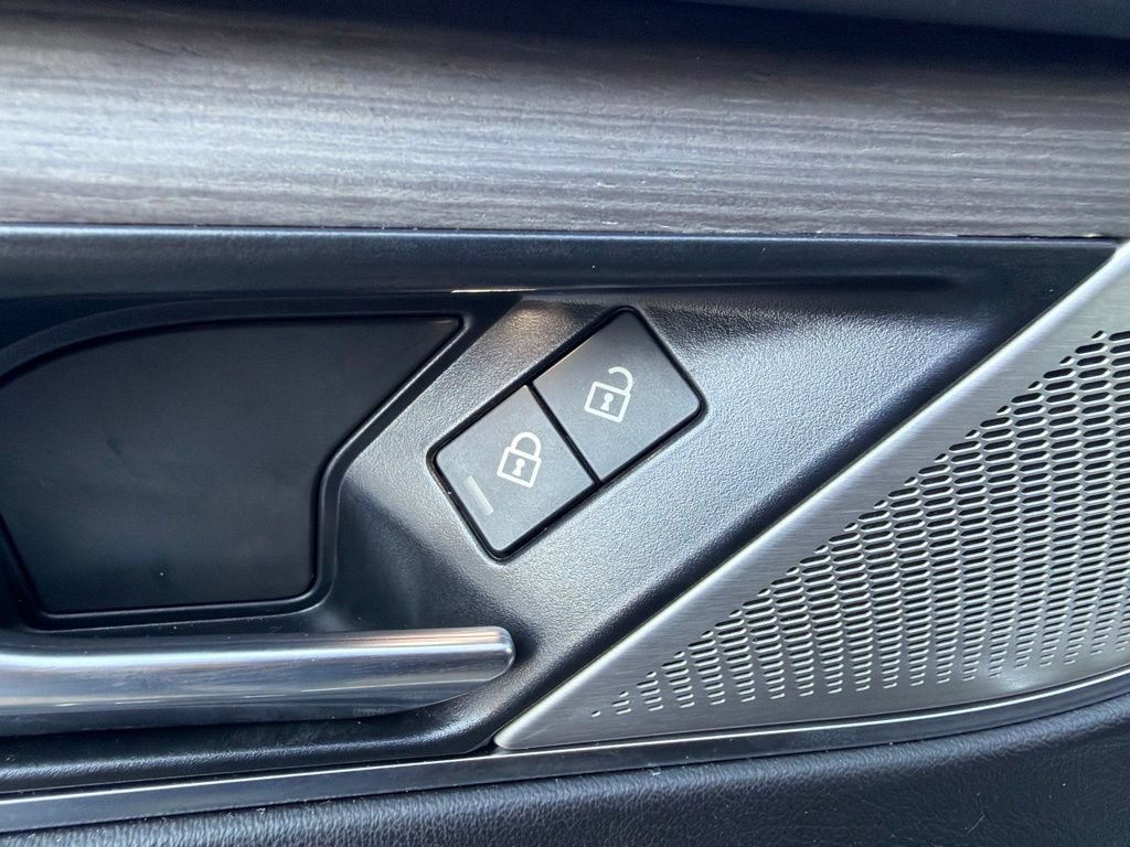 Used 2021 Jaguar F-PACE AWD/4WD image 27