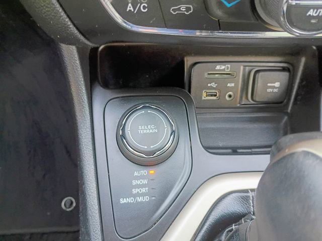 Used 2018 Jeep Cherokee Limited image 37