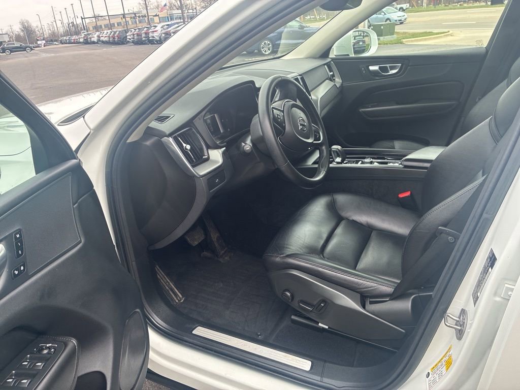 Used 2023 Volvo XC60 B5 Core w/ Climate Package image 8