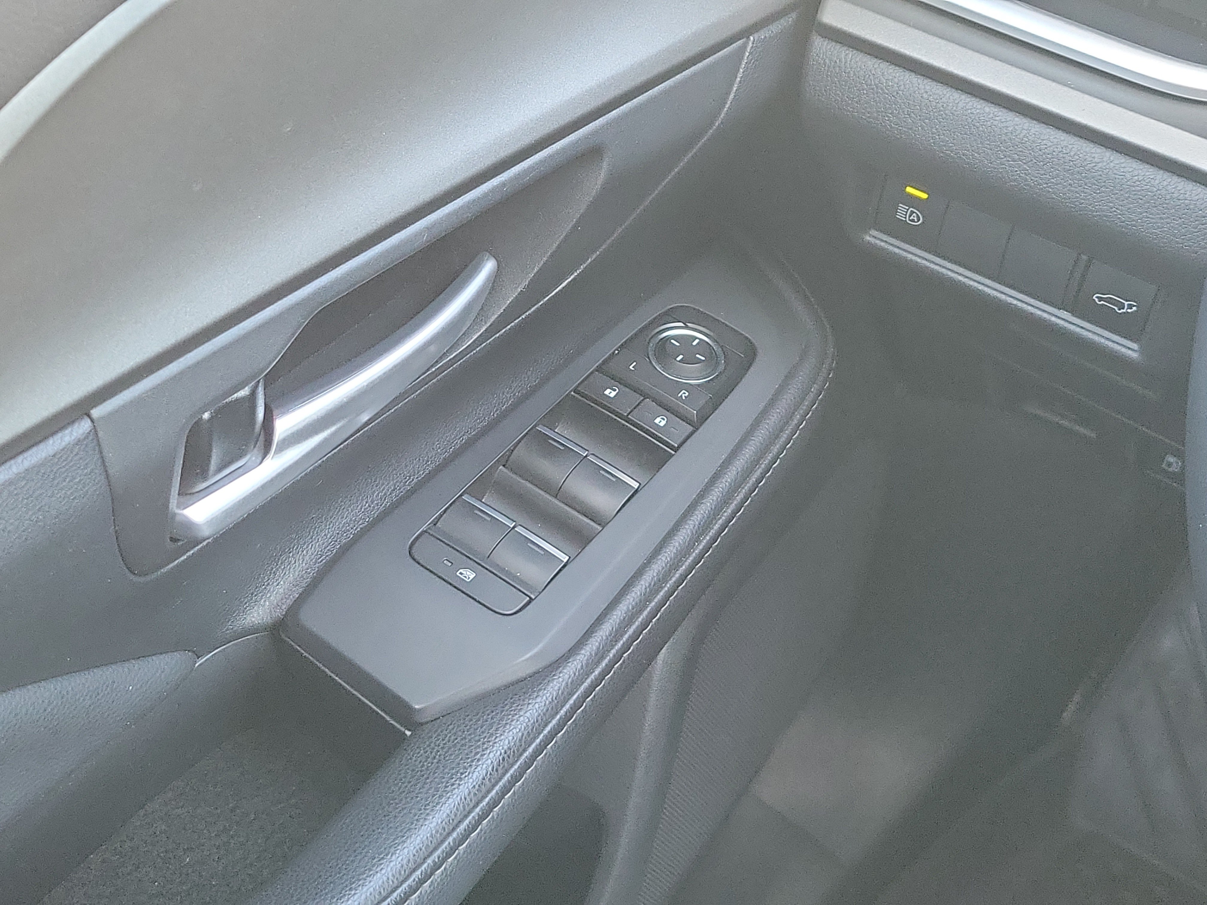Used 2025 Toyota Grand Highlander AWD Hybrid image 21