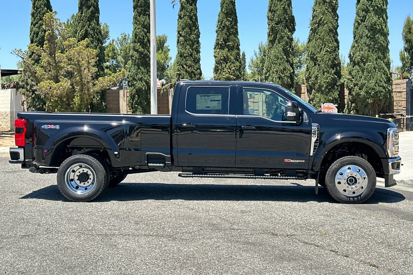 New 2026 Ford F450 Lariat w/ Lariat Premium Package AWD/4WD image 3