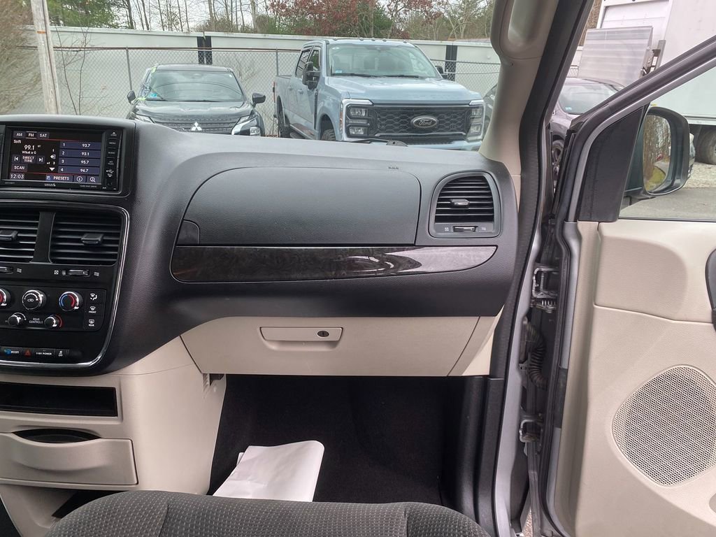 Used 2017 Dodge Grand Caravan SE w/ Power Window Group FWD image 29